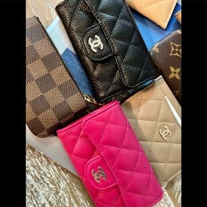 Chanel snap card holder 22A